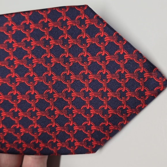 {Hermes} Red and Navy Chain Patterned Tie - Picture 3 of 12